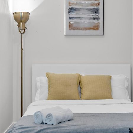 Spadina Modern Suites Торонто Экстерьер фото