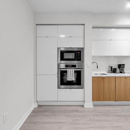 Spadina Modern Suites Торонто Экстерьер фото