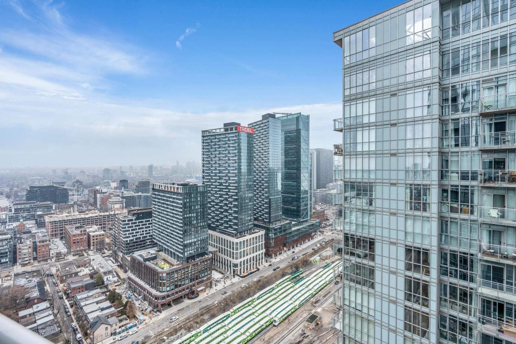Spadina Modern Suites Торонто Экстерьер фото